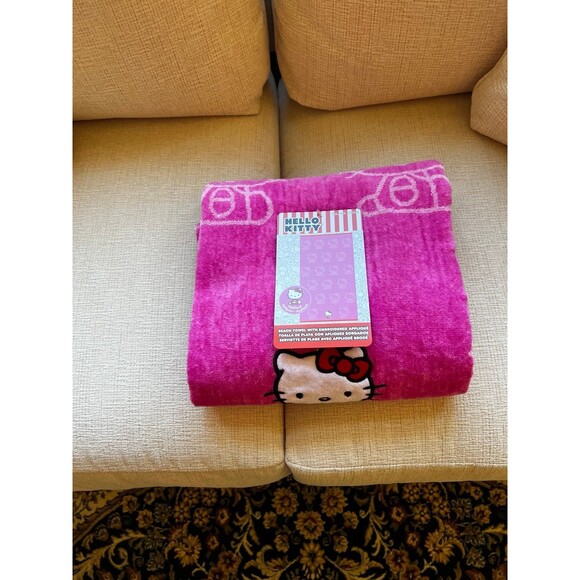 Hello Kitty Sanrio pink beach towel with embroidered Kitty reversible NWT - Picture 2 of 6